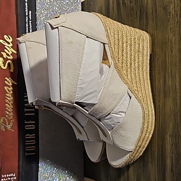 Michael Kors Damita wedge sandles - Picture 2 of 4